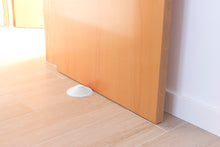 Load image into Gallery viewer, Blockystar Ovni DoorStop WindowStop Blanco