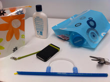 Load image into Gallery viewer, Anylock Reusable 100% Waterproof Coolock With Handle